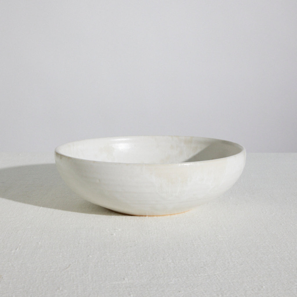 Shallow Serving Bowl in White Ceramic | Serving Bowls & White