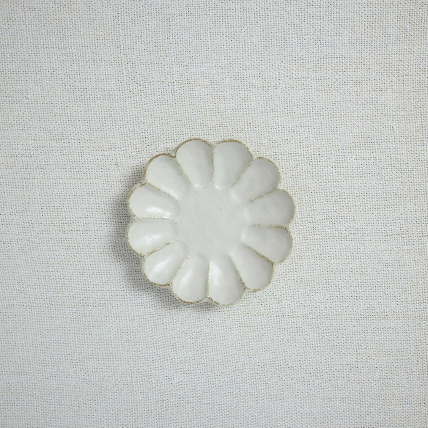 Analogue Knitting Row Counter White Flower