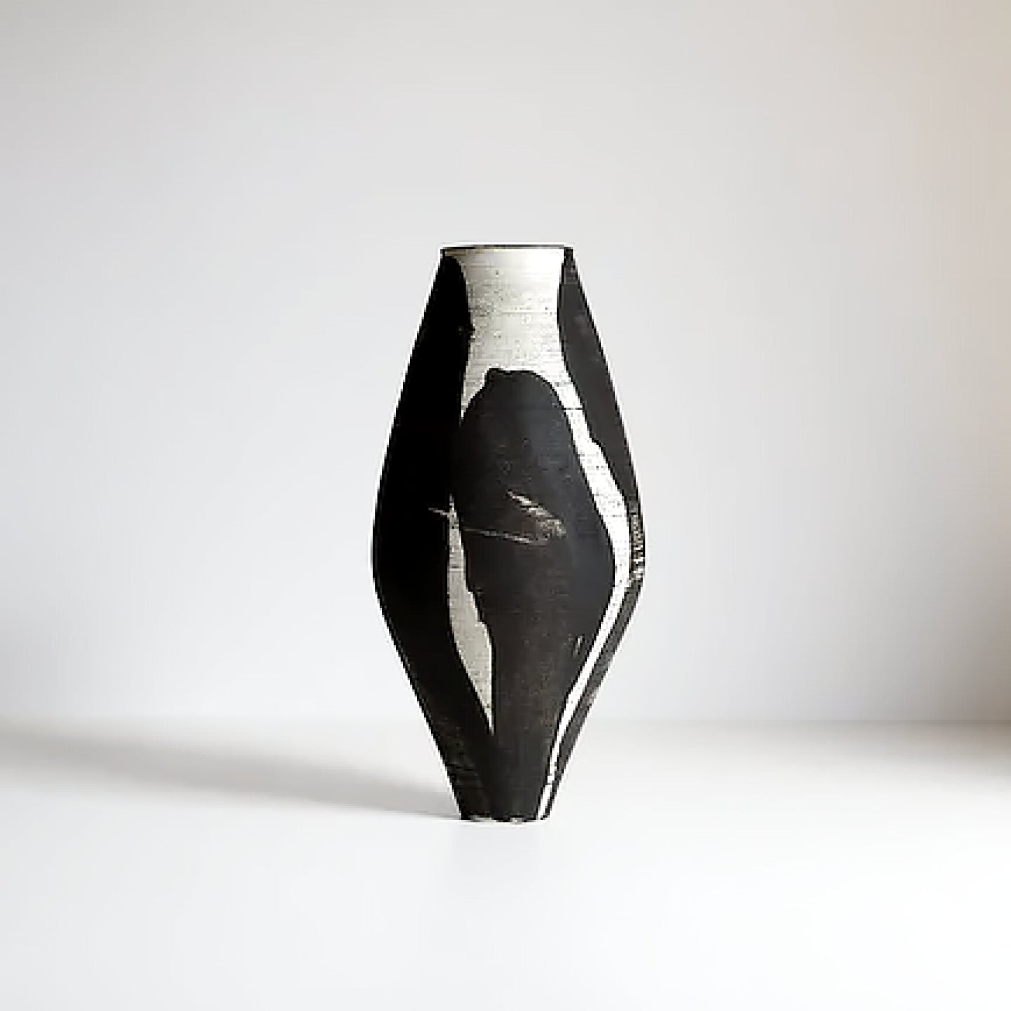 Kansai Noguchi Vase No. 19