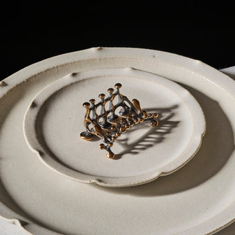  Grapevine Place Card Holder in Cast Bronze